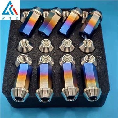 Égetett titán füles anyák