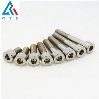 Titán hatlapfejű csavarok