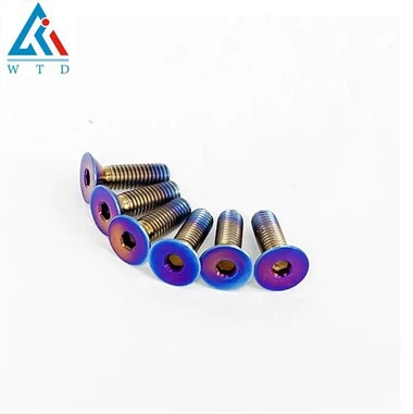 Égetett titán csavarok